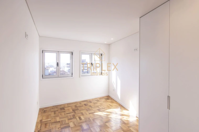 Apartamento T4 para Venda em Cedofeita, Santo Ildefonso, Sé, Miragaia, São Nicolau e Vitória Foto 17