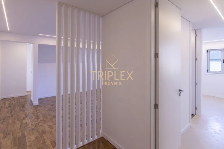 Apartamento T4 para Venda em Cedofeita, Santo Ildefonso, Sé, Miragaia, São Nicolau e Vitória Foto 3