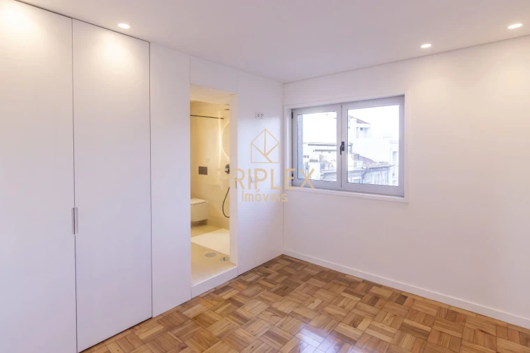 Apartamento T4 para Venda em Cedofeita, Santo Ildefonso, Sé, Miragaia, São Nicolau e Vitória Foto 22