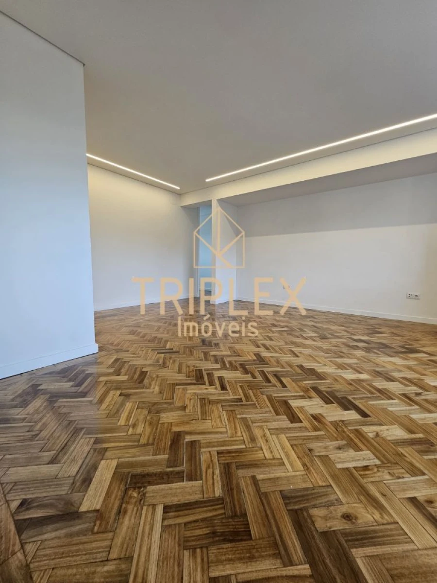 Apartamento T4 para Venda em Cedofeita, Santo Ildefonso, Sé, Miragaia, São Nicolau e Vitória Foto 6