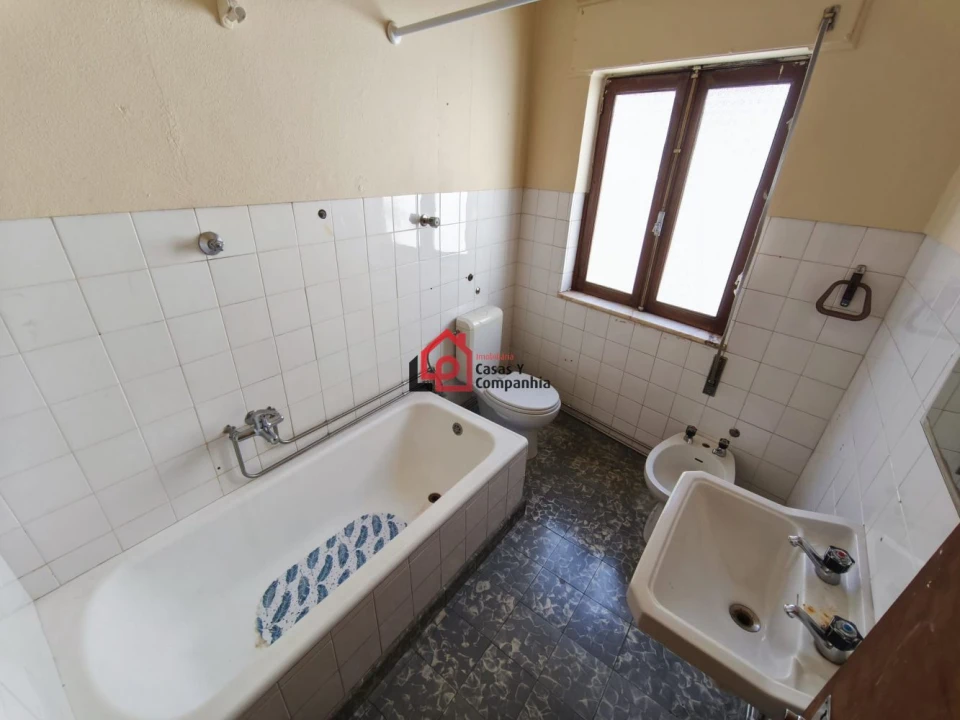 Loja para Venda em Abraveses Foto 8