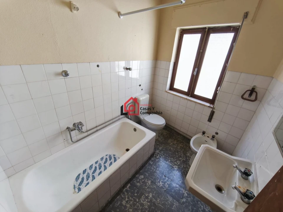 Loja para Venda em Abraveses Foto 9