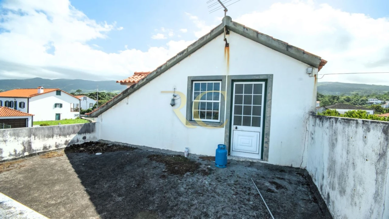 Moradia T9 para Venda em São Roque do Pico Foto 6