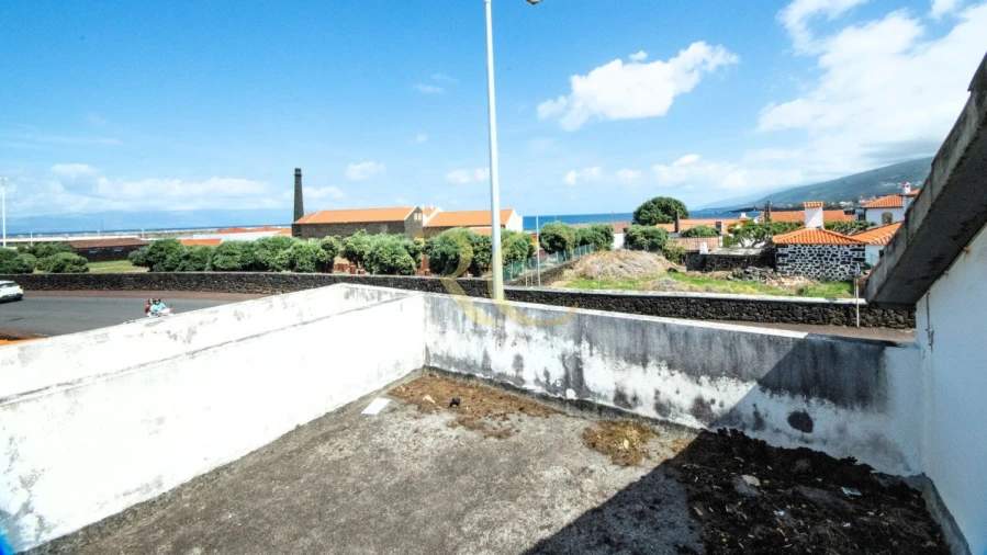 Moradia T9 para Venda em São Roque do Pico Foto 5