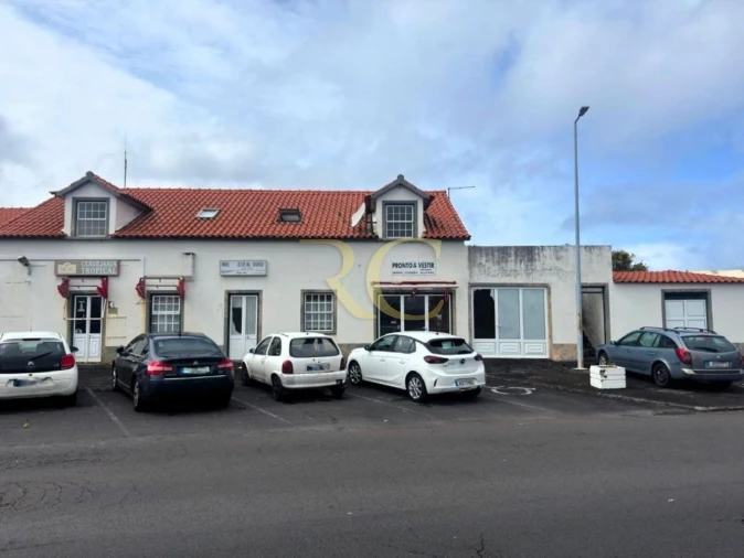 Moradia T2 para Venda em São Roque do Pico Foto 1