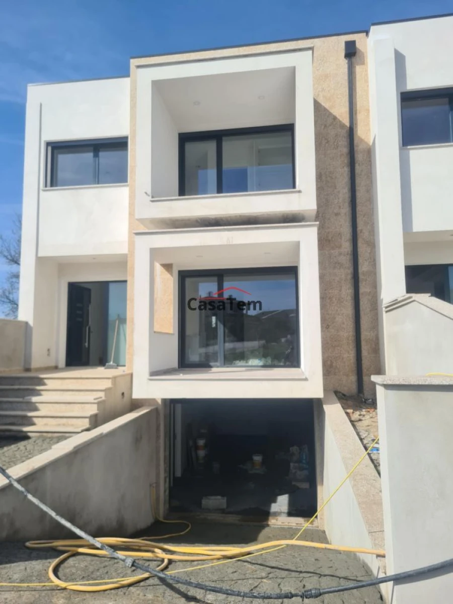 Moradia T3 para Venda em Campo Foto 2