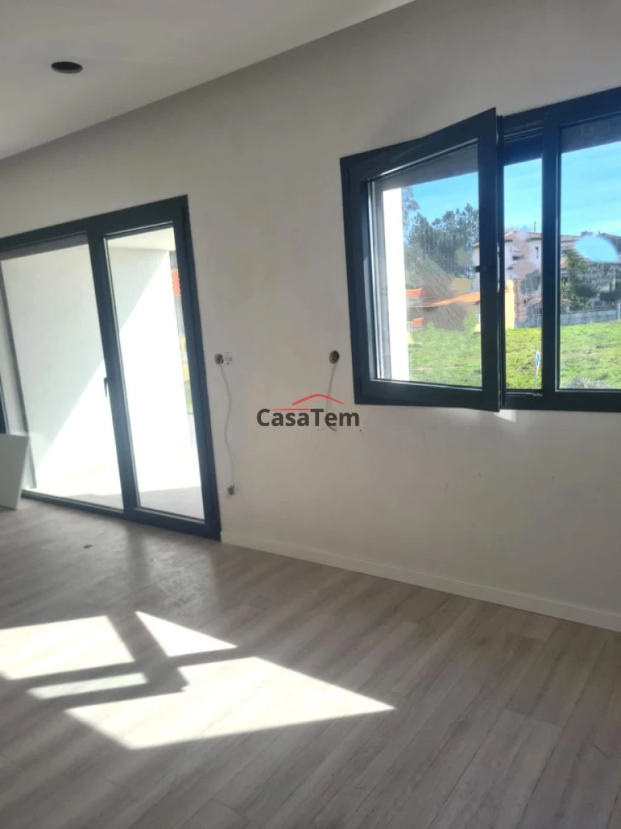 Moradia T3 para Venda em Campo Foto 13