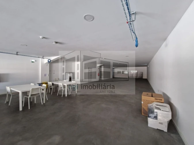 Loja para Arrendamento em Pontinha e Famões Foto 15