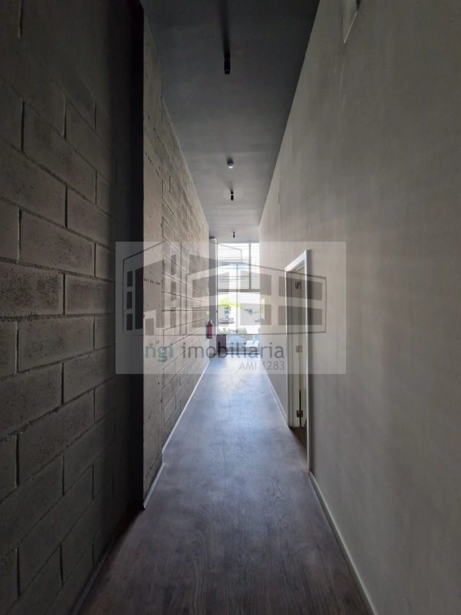 Loja para Arrendamento em Pontinha e Famões Foto 7