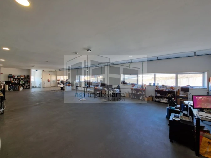 Loja para Arrendamento em Pontinha e Famões Foto 13