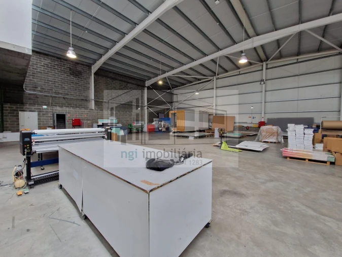 Loja para Arrendamento em Pontinha e Famões Foto 5