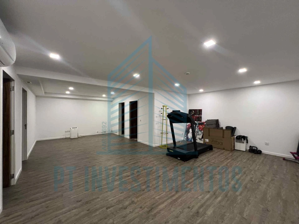 Moradia T5 para Venda em Santa Joana Foto 11