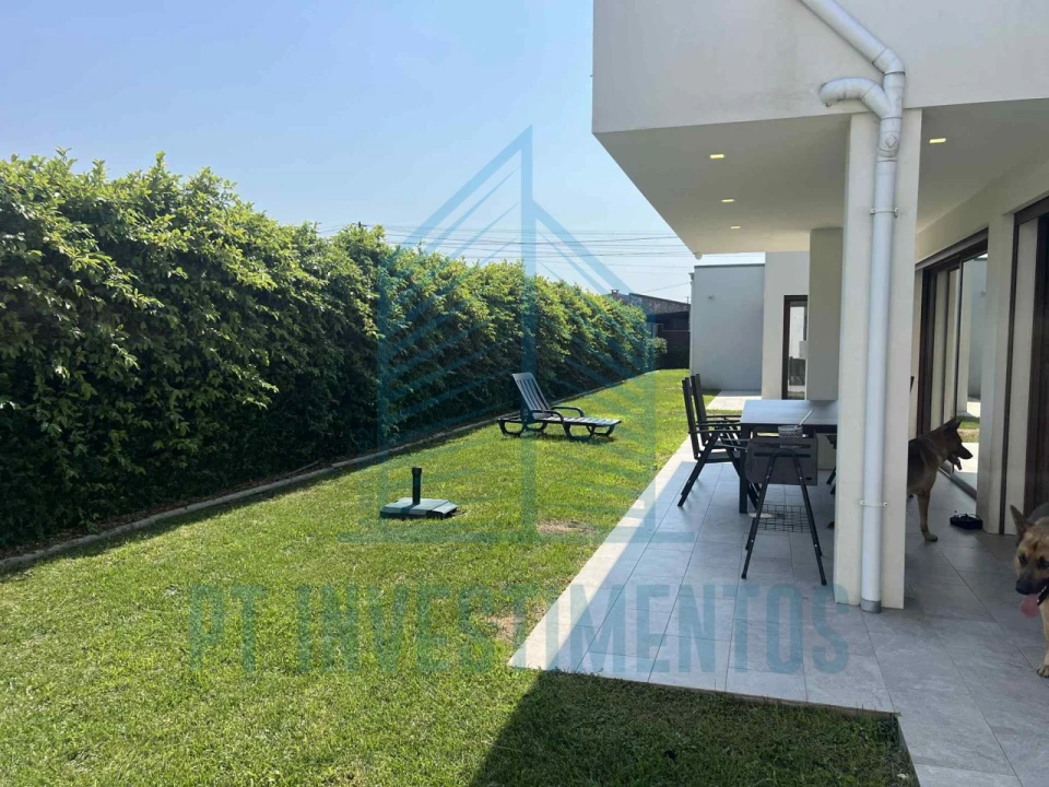 Moradia T5 para Venda em Santa Joana Foto 88