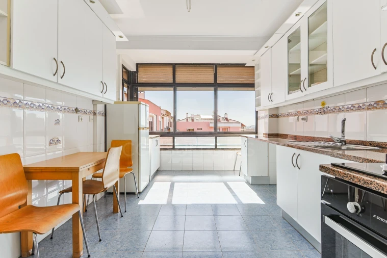 Apartamento T2 para Venda em Barcarena Foto 2