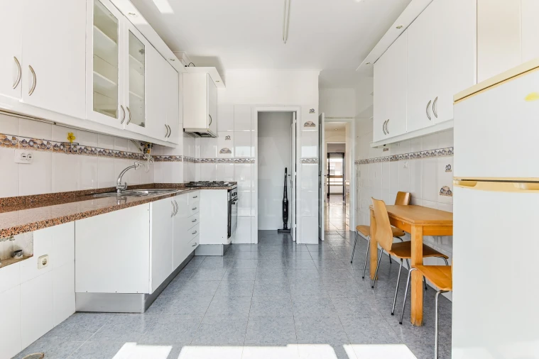 Apartamento T2 para Venda em Barcarena Foto 3