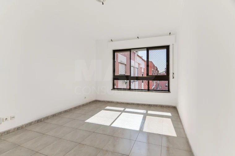 Apartamento T2 para Venda em Barcarena Foto 4