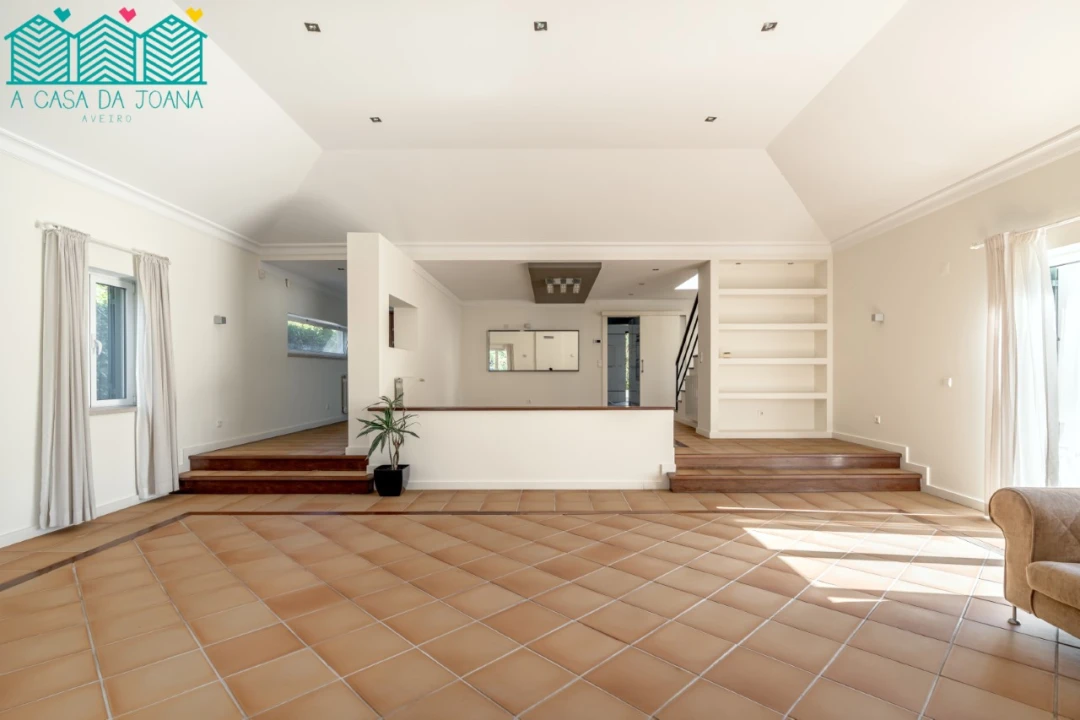 Moradia T4 para Venda em Quinta do Conde Foto 5