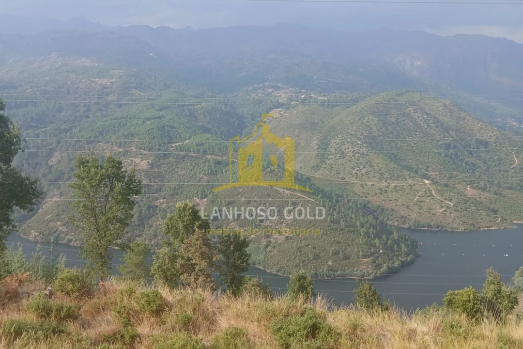 Terreno para Venda em Ruivães e Campos Foto 27