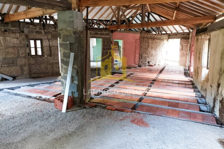 Moradia T9 para Venda em Cantelães Foto 15