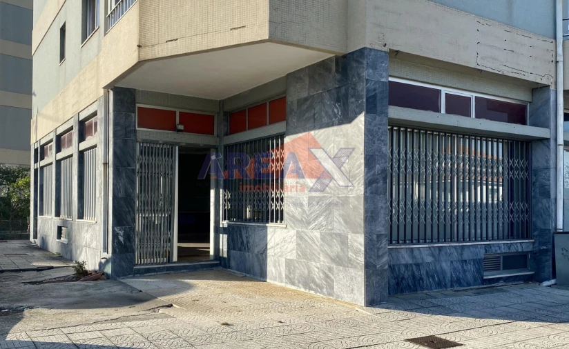 Loja para Arrendamento em São Roque