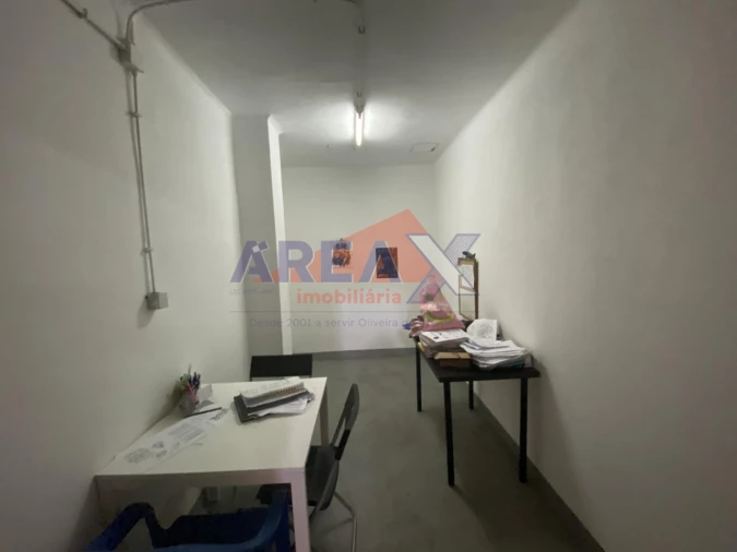 Loja para Arrendamento em São Roque Foto 3