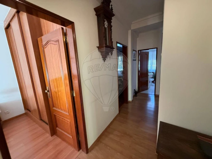Apartamento T2 para Arrendamento em Venteira Foto 4