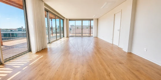 Apartamento T4 para Venda em Algés, Linda-A-Velha e Cruz Quebrada-Dafundo