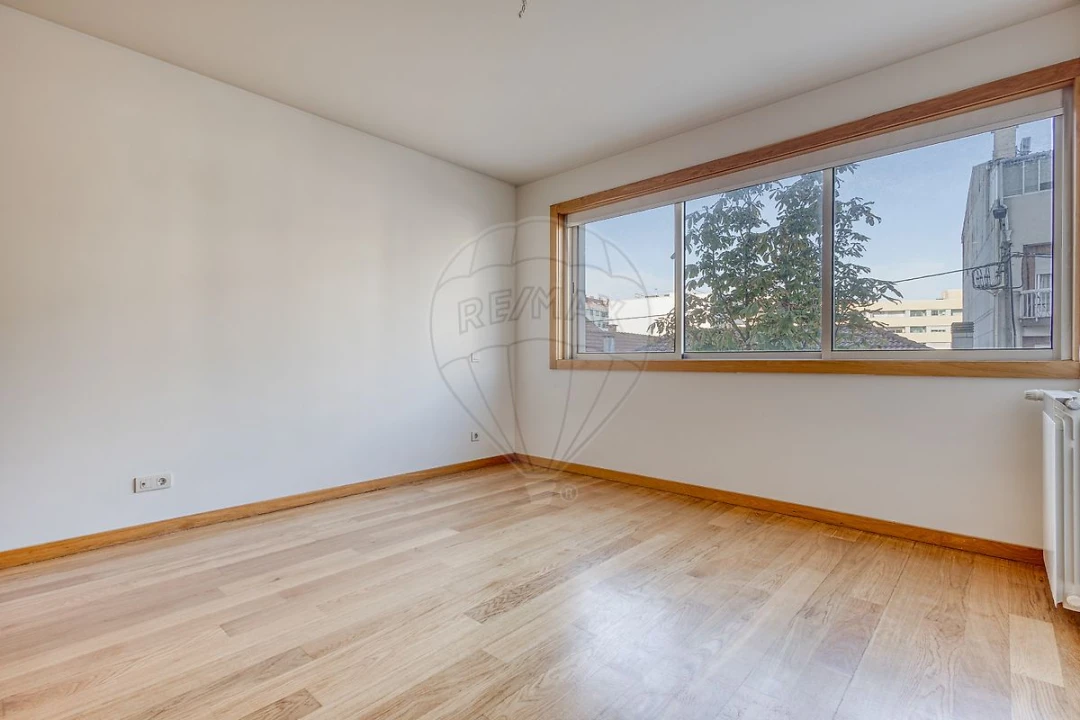 Apartamento T3 para Arrendamento em Santa Marinha e São Pedro da Afurada Foto 18