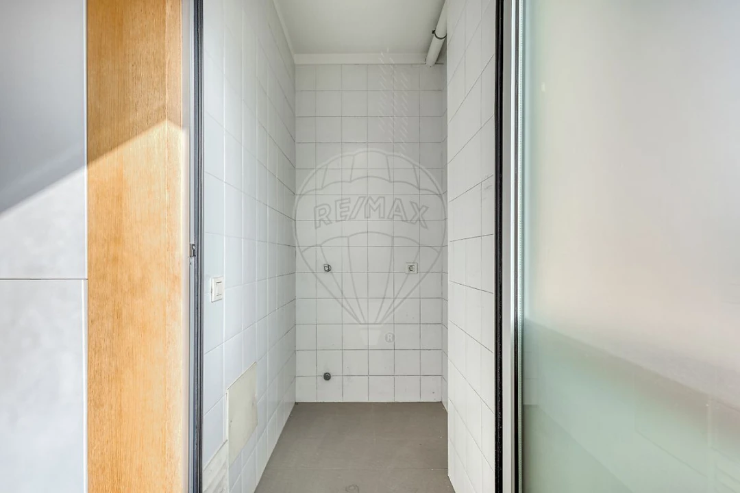 Apartamento T3 para Arrendamento em Santa Marinha e São Pedro da Afurada Foto 2