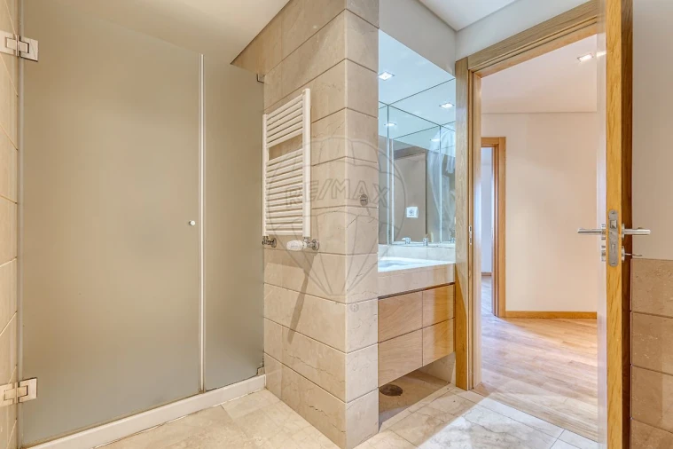 Apartamento T3 para Arrendamento em Santa Marinha e São Pedro da Afurada Foto 4