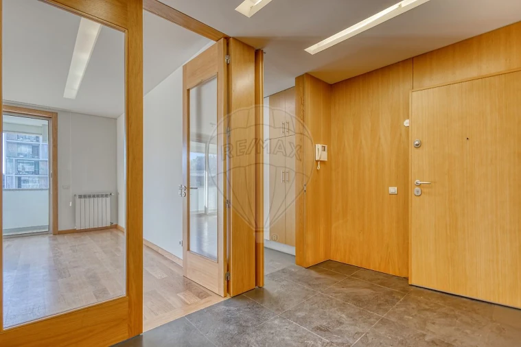 Apartamento T3 para Arrendamento em Santa Marinha e São Pedro da Afurada Foto 10