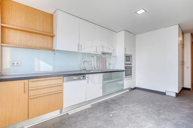 Apartamento T3 para Arrendamento em Santa Marinha e São Pedro da Afurada Foto 21