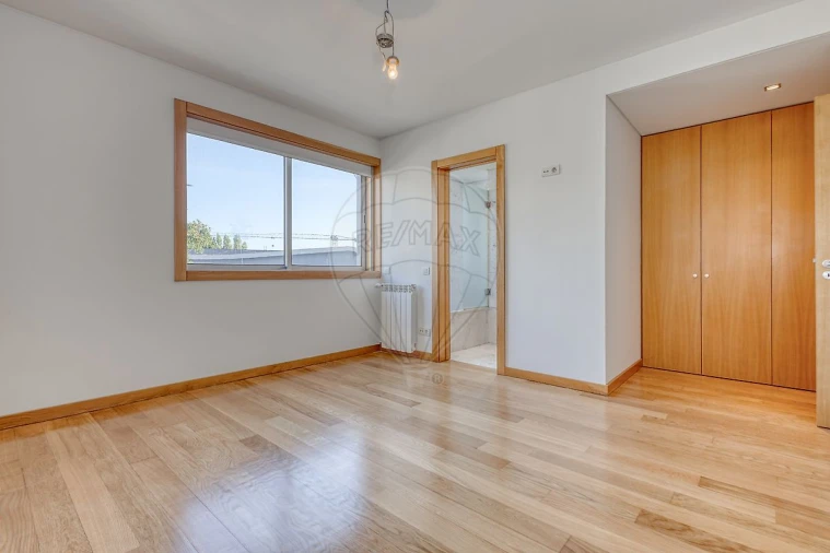 Apartamento T3 para Arrendamento em Santa Marinha e São Pedro da Afurada Foto 8