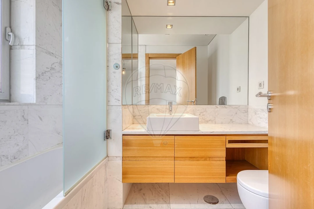 Apartamento T3 para Arrendamento em Santa Marinha e São Pedro da Afurada Foto 5