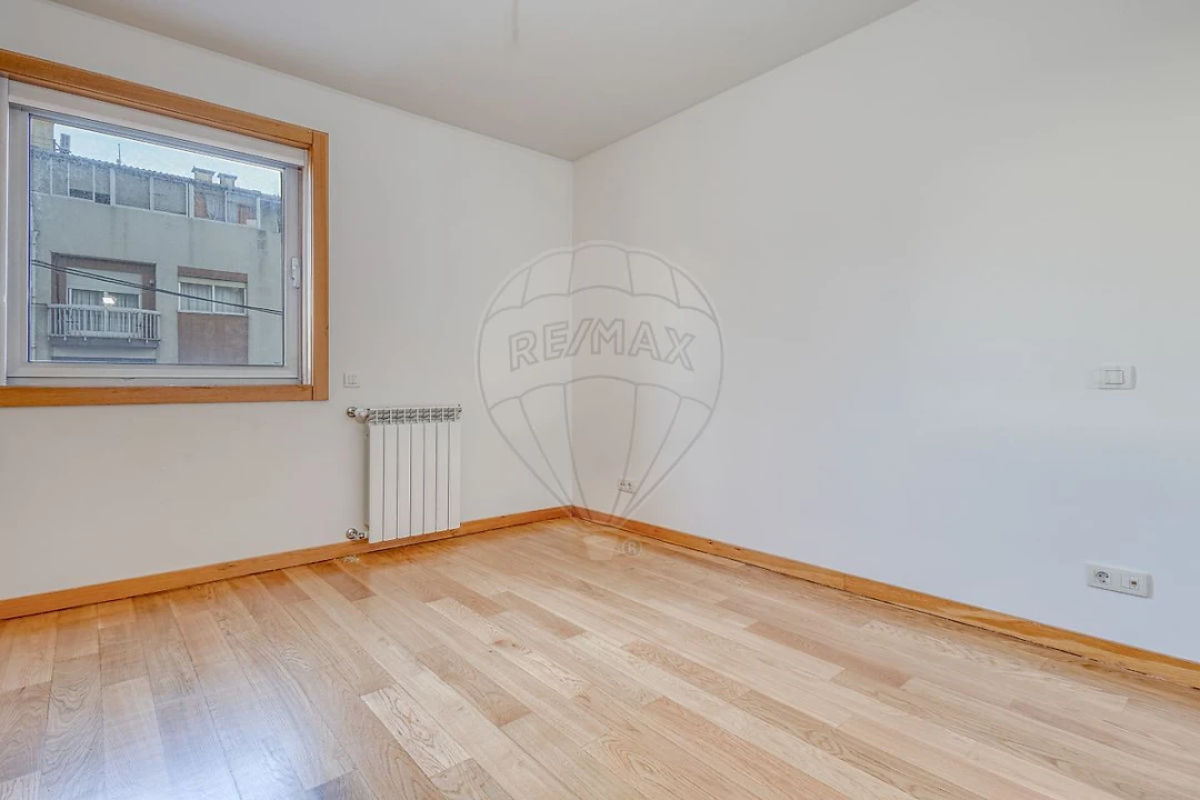 Apartamento T3 para Arrendamento em Santa Marinha e São Pedro da Afurada Foto 3