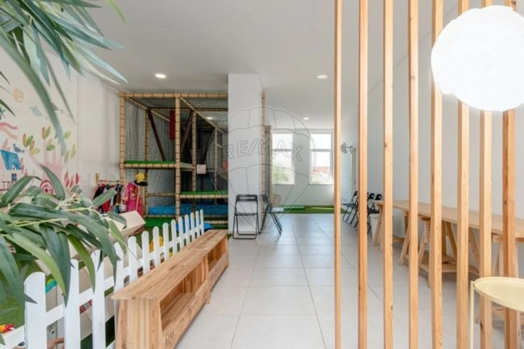 Negócio para Venda em Laranjeiro e Feijó Foto 6