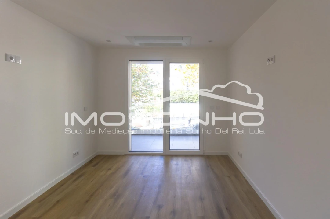 Apartamento T2 para Venda em Nazare Foto 9