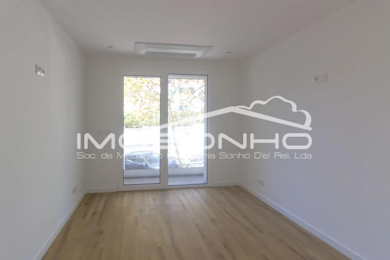 Apartamento T2 para Venda em Nazare Foto 6
