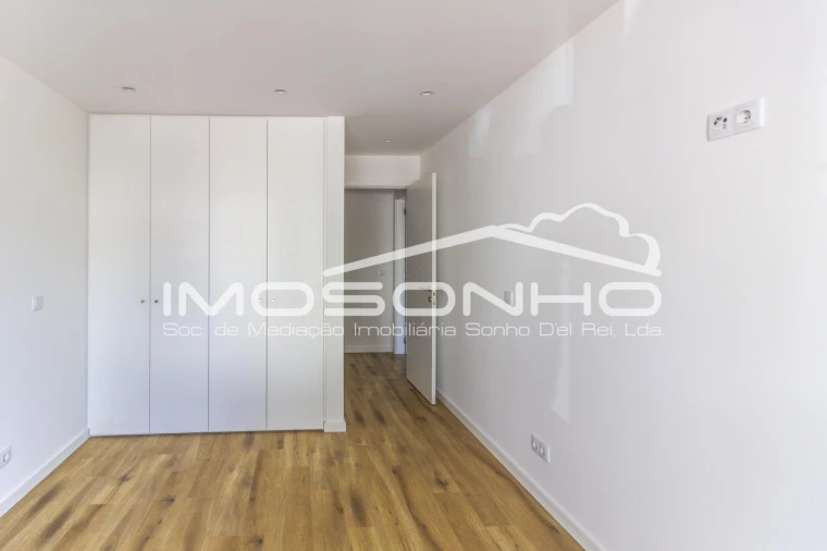 Apartamento T2 para Venda em Nazare Foto 7