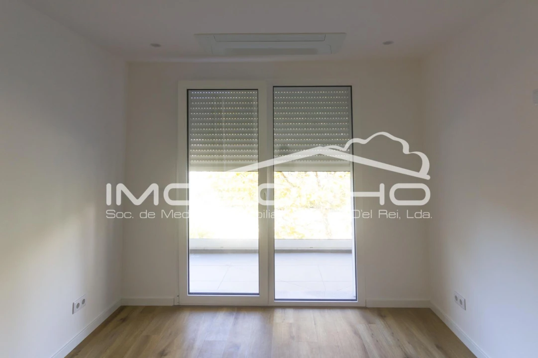 Apartamento T2 para Venda em Nazare Foto 11