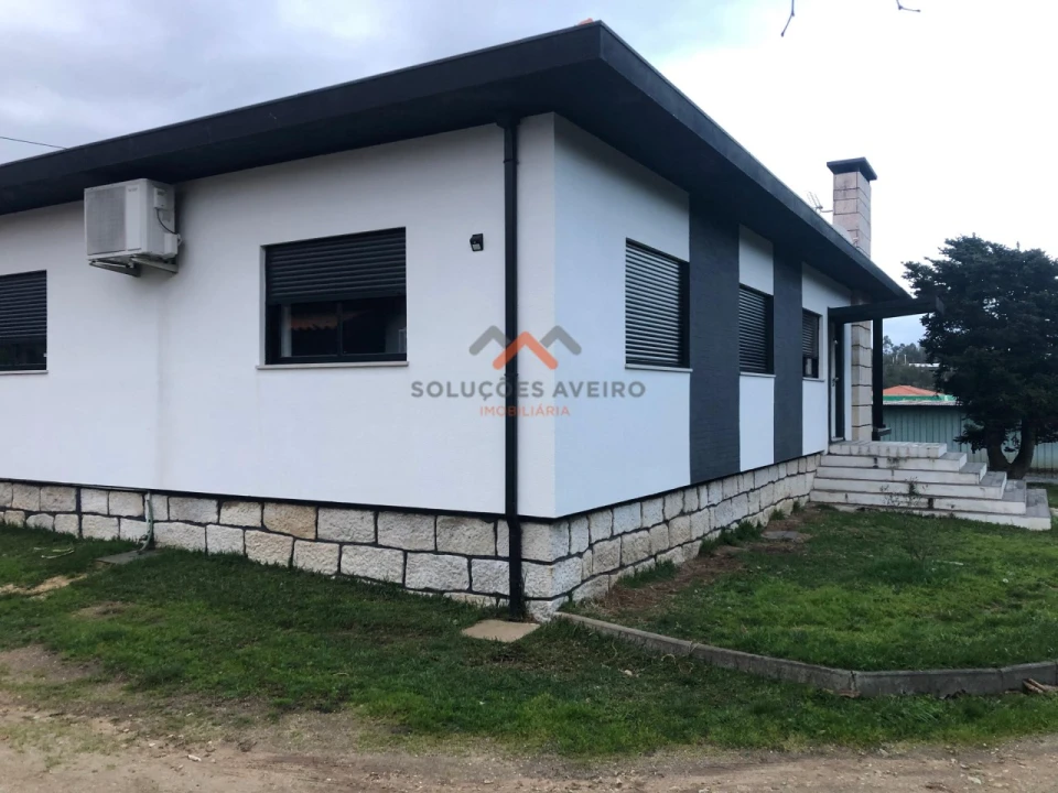 Moradia T6 para Venda em Barrô e Aguada de Baixo Foto 8