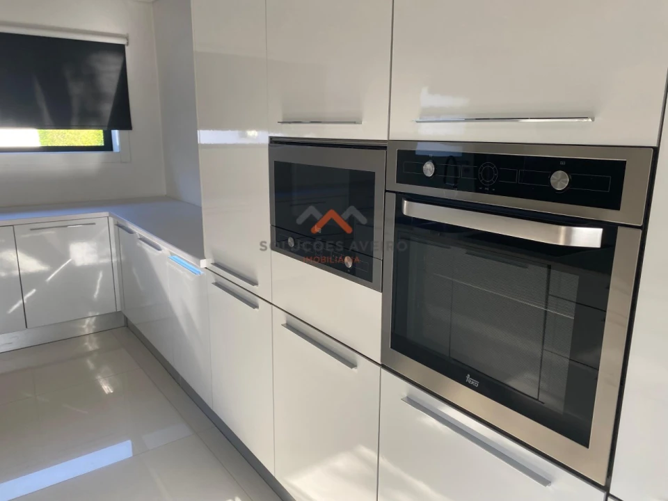 Moradia T6 para Venda em Barrô e Aguada de Baixo Foto 15