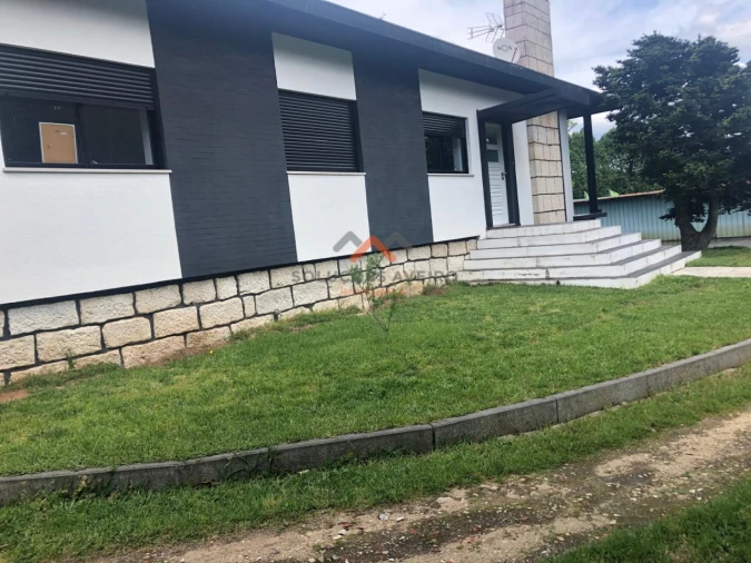 Moradia T6 para Venda em Barrô e Aguada de Baixo Foto 4