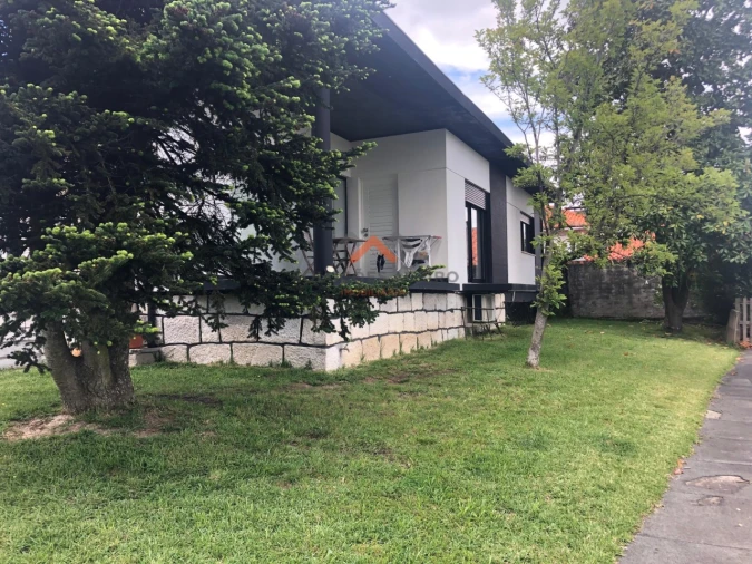 Moradia T6 para Venda em Barrô e Aguada de Baixo Foto 6