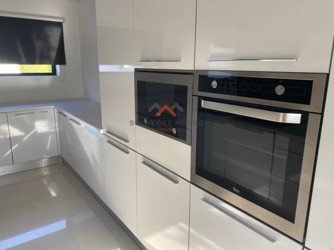 Moradia T6 para Venda em Barrô e Aguada de Baixo Foto 15