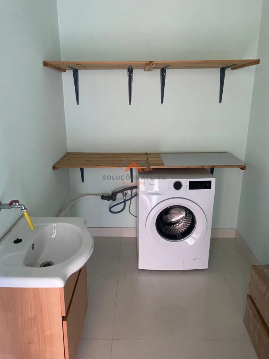 Moradia T6 para Venda em Barrô e Aguada de Baixo Foto 17