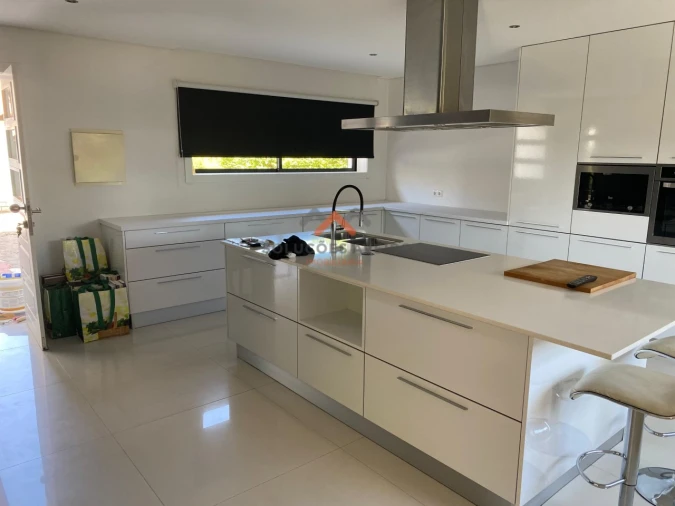 Moradia T6 para Venda em Barrô e Aguada de Baixo Foto 26