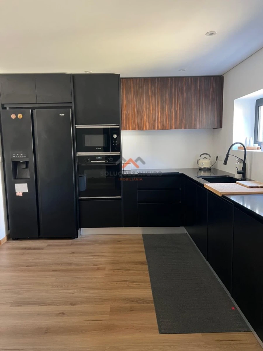 Moradia T6 para Venda em Barrô e Aguada de Baixo Foto 29