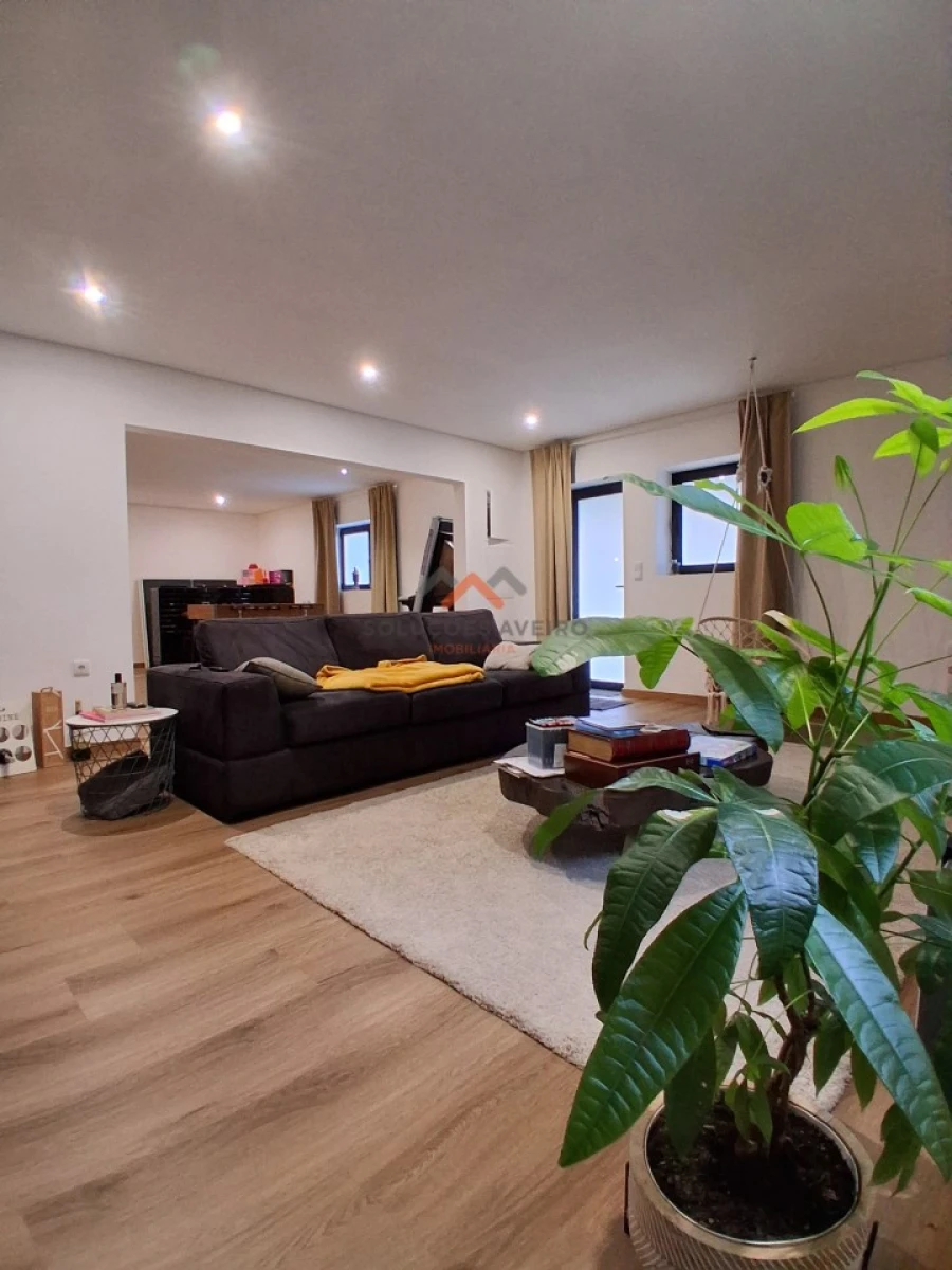 Moradia T6 para Venda em Barrô e Aguada de Baixo Foto 37