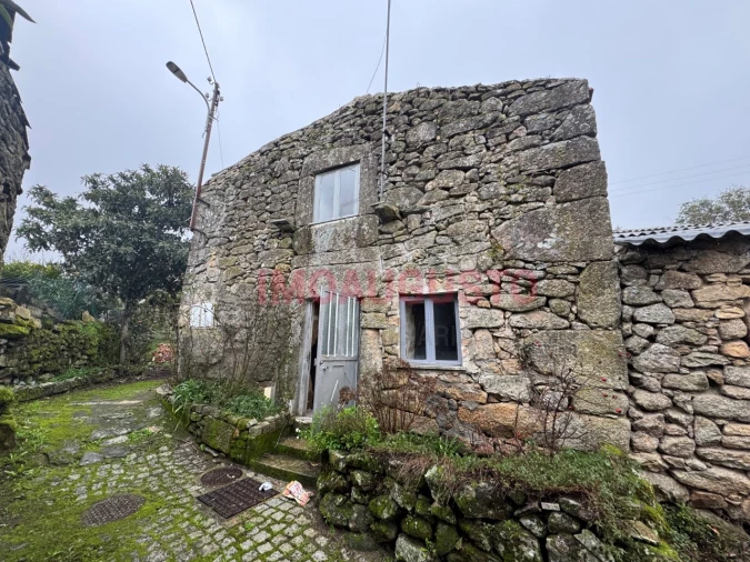 Moradia T2 para Venda em Vila Franca das Naves e Feital Foto 1